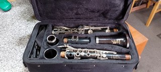 Boosey & Hawkes wooden Edgware Bb clarinet to restore 1962 new case. Good