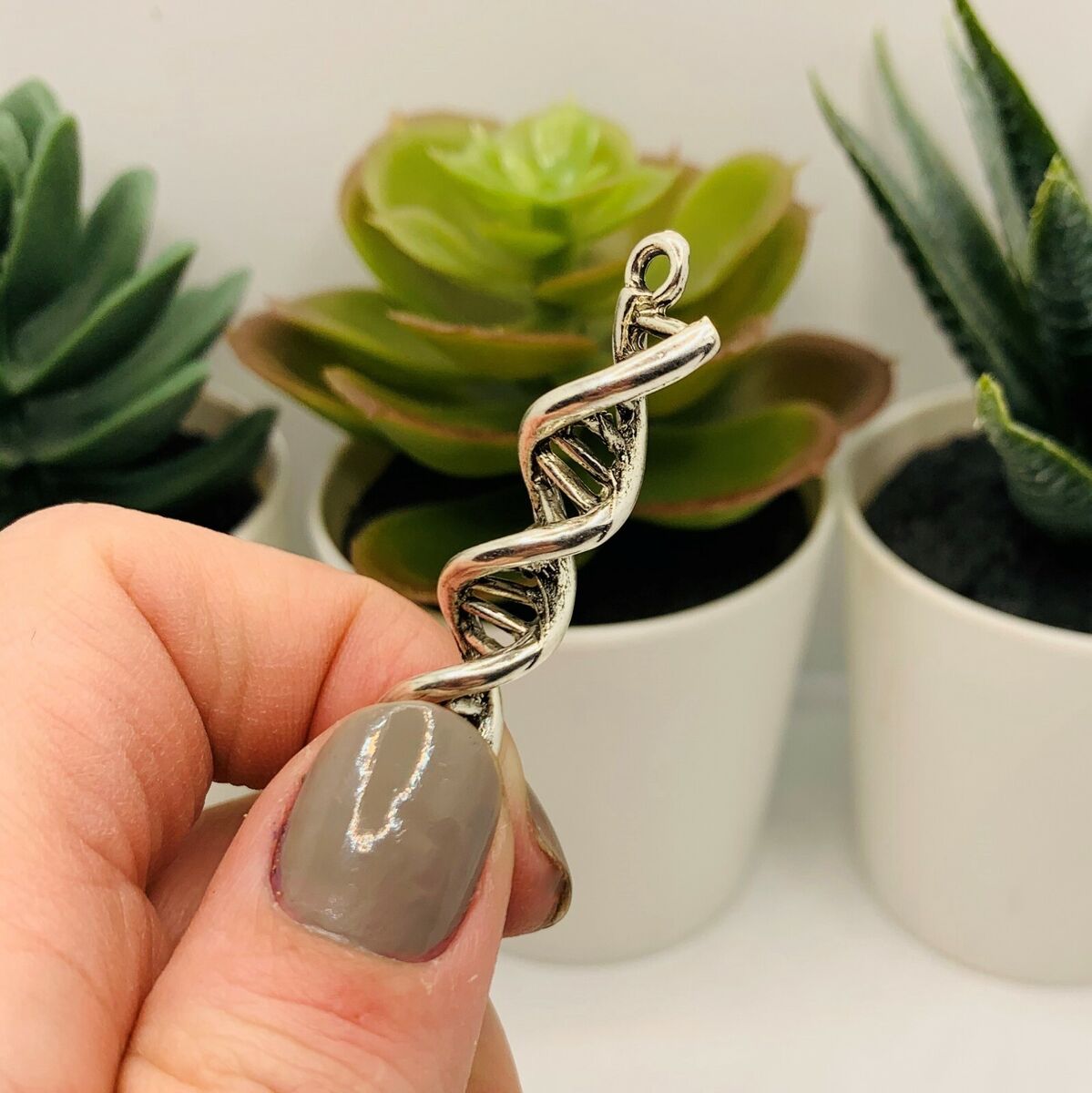 4, 12 or 25 BULK pcs Silver DNA Helix Chromosome Charms - US 4, 12 or 25 BULK pcs Silver DNA Helix Chromosome Charms - US