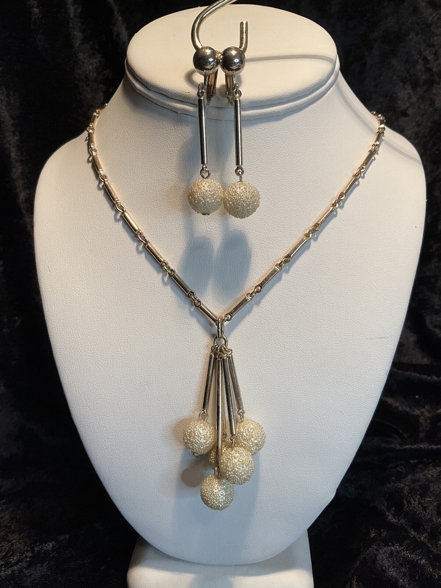 Vintage 1962 Sarah Coventry 