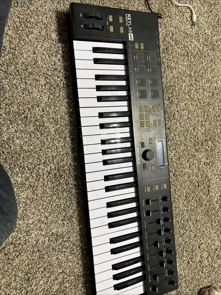 Arturia KEYLAB 49 Essential MIDIキーボード 美品 Amazon.com: Arturia KeyLab Essential 49 mk3 MIDI Controller