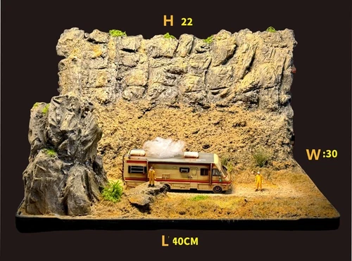 1:64 Greenlight Breaking Bad RV Bus Model with Custom Weathering - Picture 11 of 12