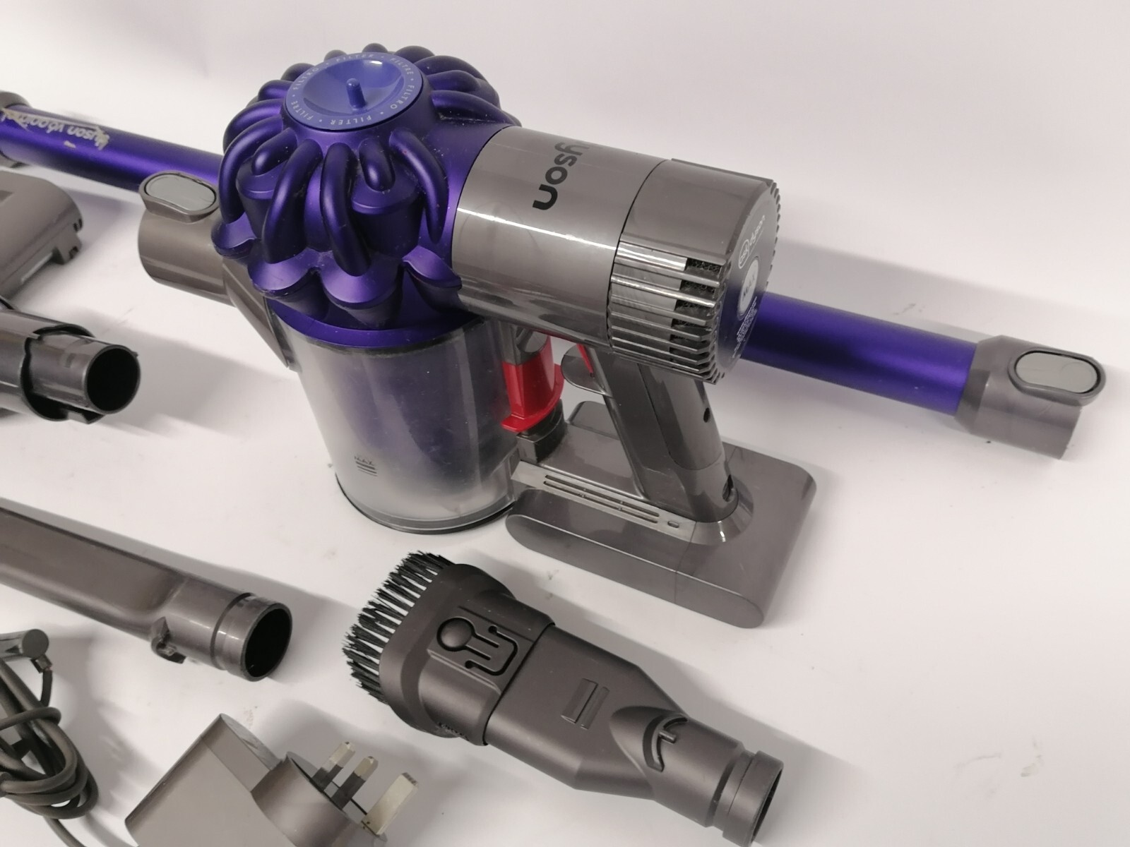 Dyson V6 Animal Cordless Bagless Vacuum Cleaner eBay