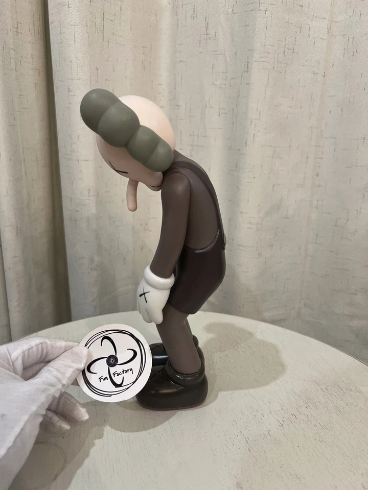Figura Vinilo KAWS Small Lie Companion Marrón Foto 4 de 4