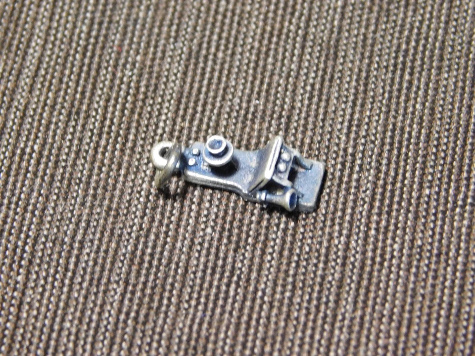 VINTAGE  STERLING SILVER MINI TELEPHONE CHARM - Image 4 of 4