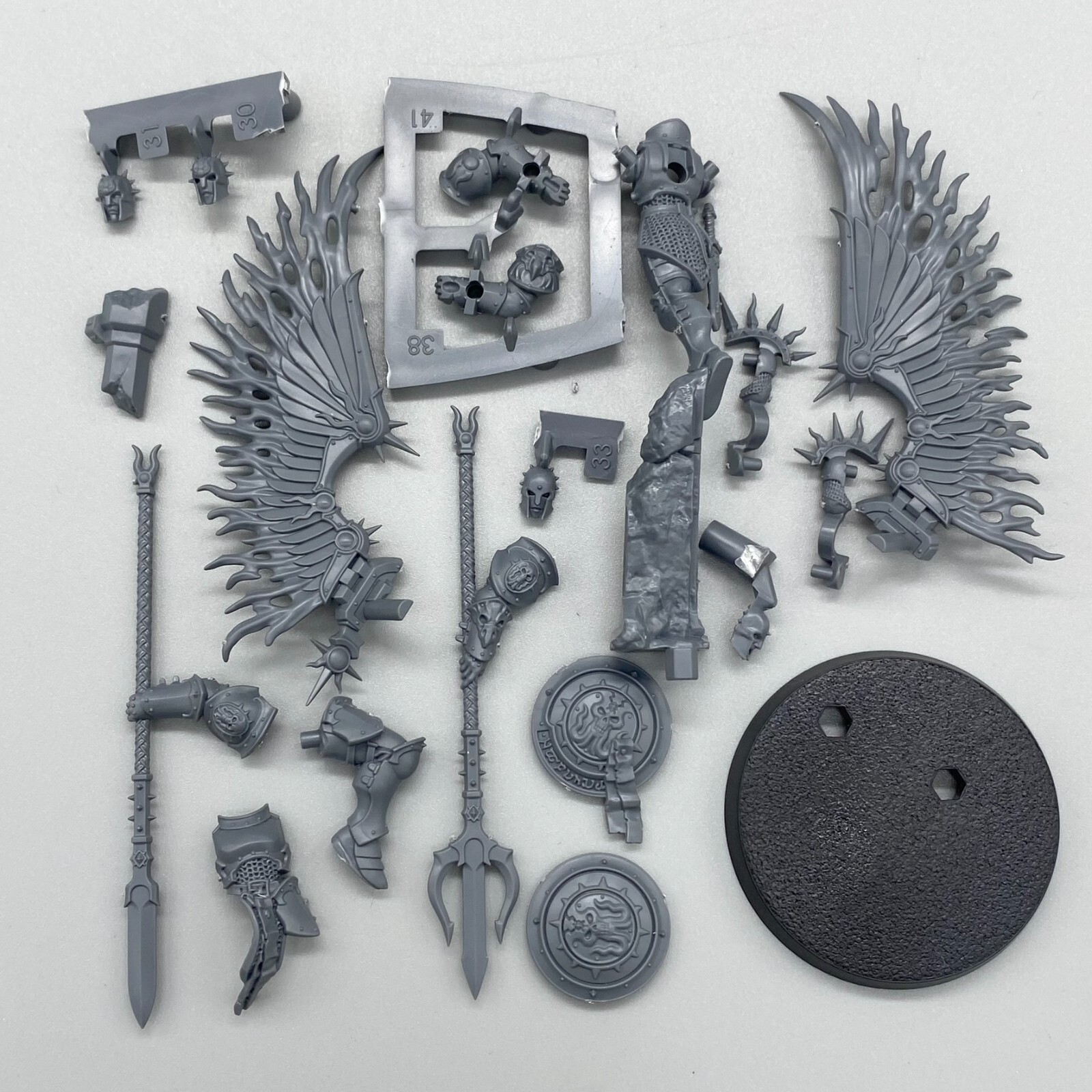 Warhammer AoS : Bits Stormcast Eternals - Têtes De Libérateur Skaventide - Occasion - Games Workshop