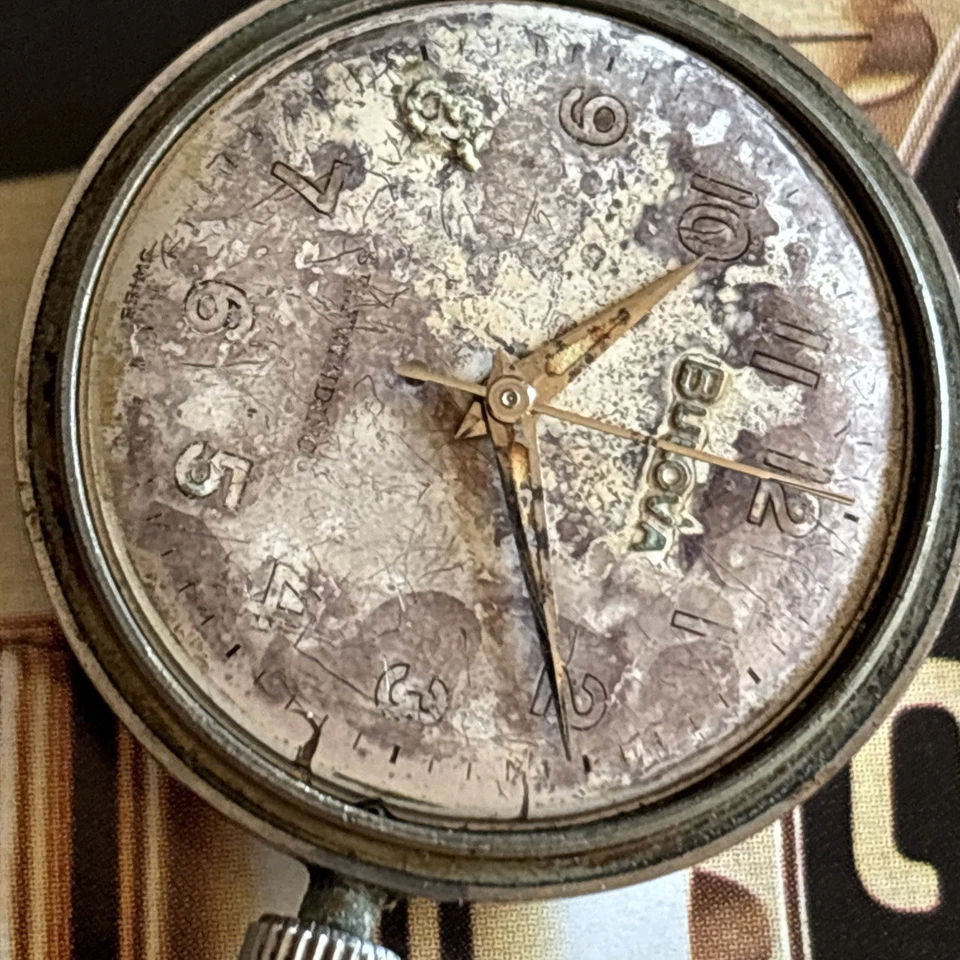 PATINA Vintage 1960’s Hombre’s BULOVA M2, Movimiento de Correr Cuerda Automática y Estuche Foto 3 de 4