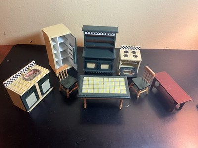 Mini Kitchen Furniture Pieces for Doll House 