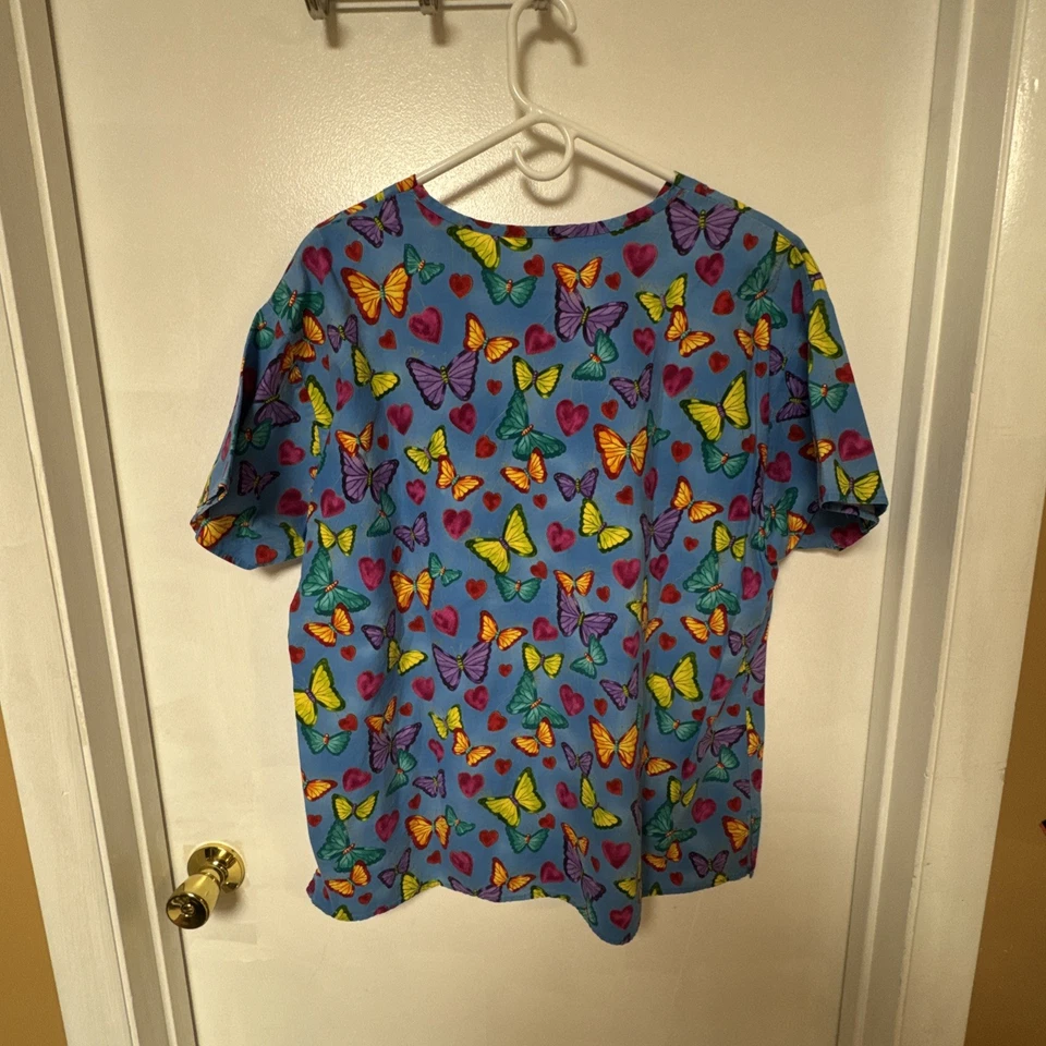 Crest Scrub Top – Blue Butterfly & Heart Print (L) – Used Good - Image 3 of 3