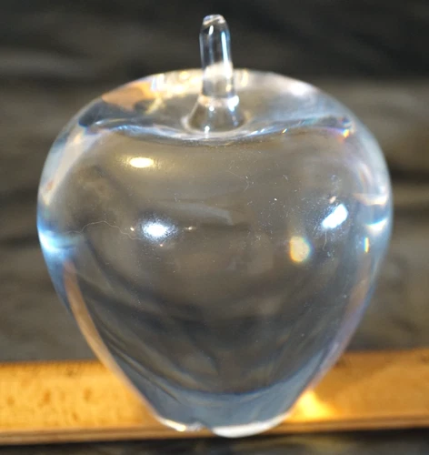 STEUBEN ART GLASS CRYSTAL "APPLE" PAPERWEIGHT FINE  CRYSTAL  4"