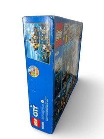 LEGO City 60095 Deep Sea Exploration Vessel 717-Piece Set New Damaged Box