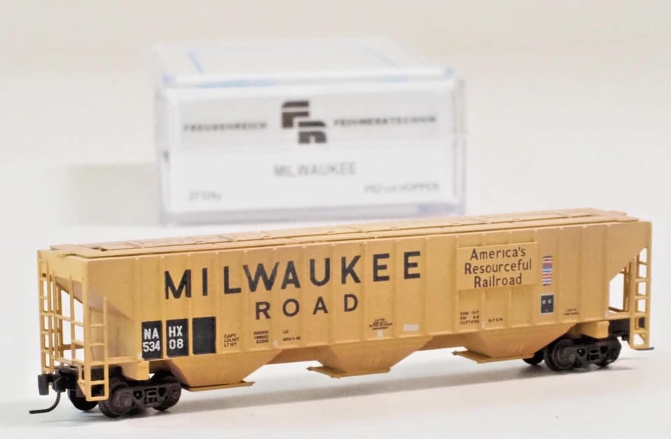 Z-scale Freudenreich FR MILWAUKEE  PS-2cd Covered Grain Hopper IN METAL ZF326Y - Image 4 of 4
