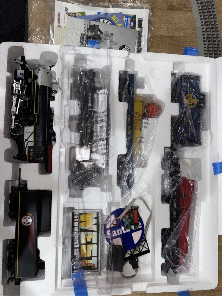 Lionel 6-30173 O Gauge Santa Fe Flyer Freight Train Set #8689 - Image 2 of 4