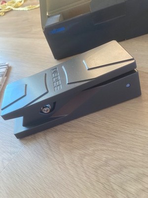 BOSS PW-3 Wah Pedal, kaum benutzt