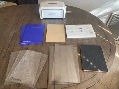 Spellbinders Platinum die cut machine 8.5 inch with all accessories and more