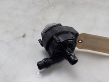 Pompe à eau Peugeot 208