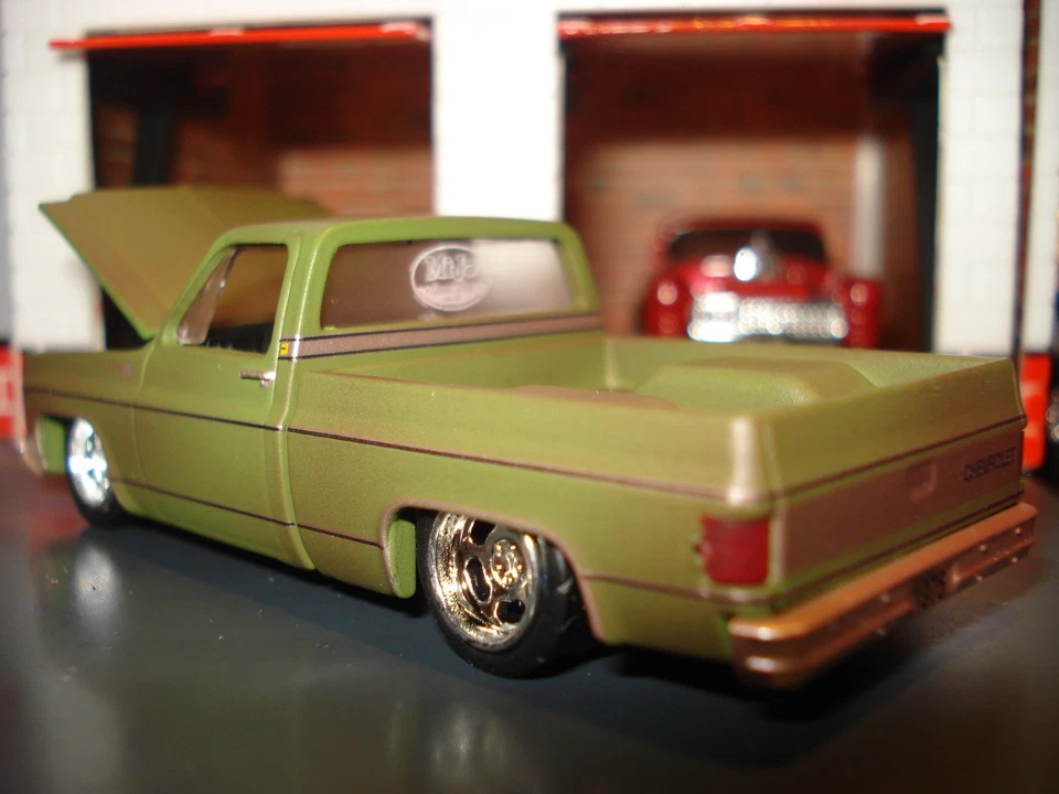 1975 CHEVROLET SILVERADO SQUARE BODY TRUCK LIMITED EDITION 1/64 COOL PATINA M2 - Image 3 of 4