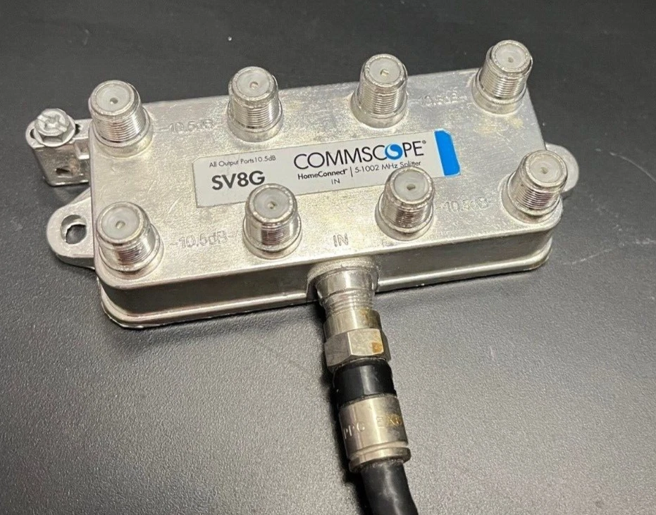 PCT Multimedia Drop Amplifier with SVG Commonscope 8 port Splitter - Image 3 of 4