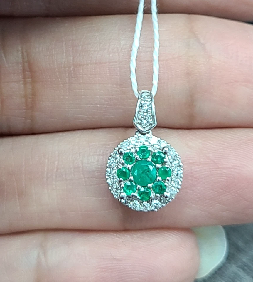 OFERTA! COLGANTE MUJER 0.55TCW 100% GENUINO ESMERALDA Y DIAMANTE EN ORO 14K Foto 4 de 4