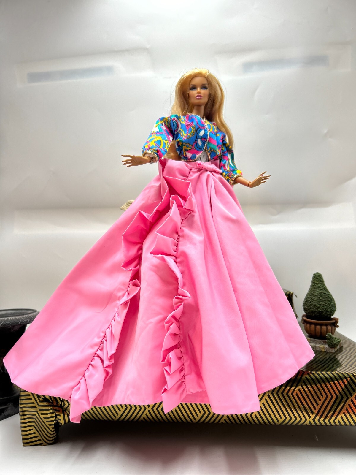 Tenue pour Fashion Royalty .OOAK .Runway Couture Collection vêtement de luxe miniature