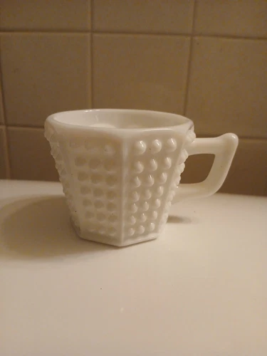 Vntg White Milkglass Coffee /tea Cup