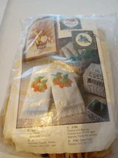 New Artcraft Concept #3601-"FIELD GRASSES" Crewel Embroidery Kit vintage 