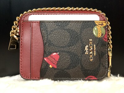 coachコーチ✴︎ジップカードケース✴︎ゴールドチェーン NEW Coach C7417 Zip Card Case with Chain Signature Canvas Ornament