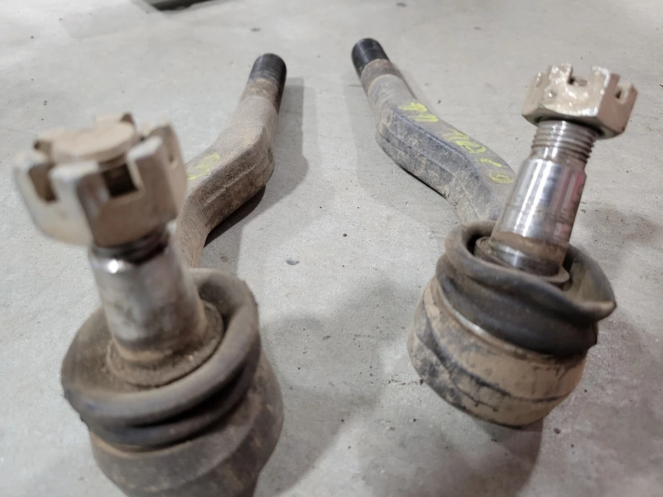 Toyota Tacoma 1999 extremos exteriores de barra de amarre izquierda derecha dirección Tierod Foto 4 de 4