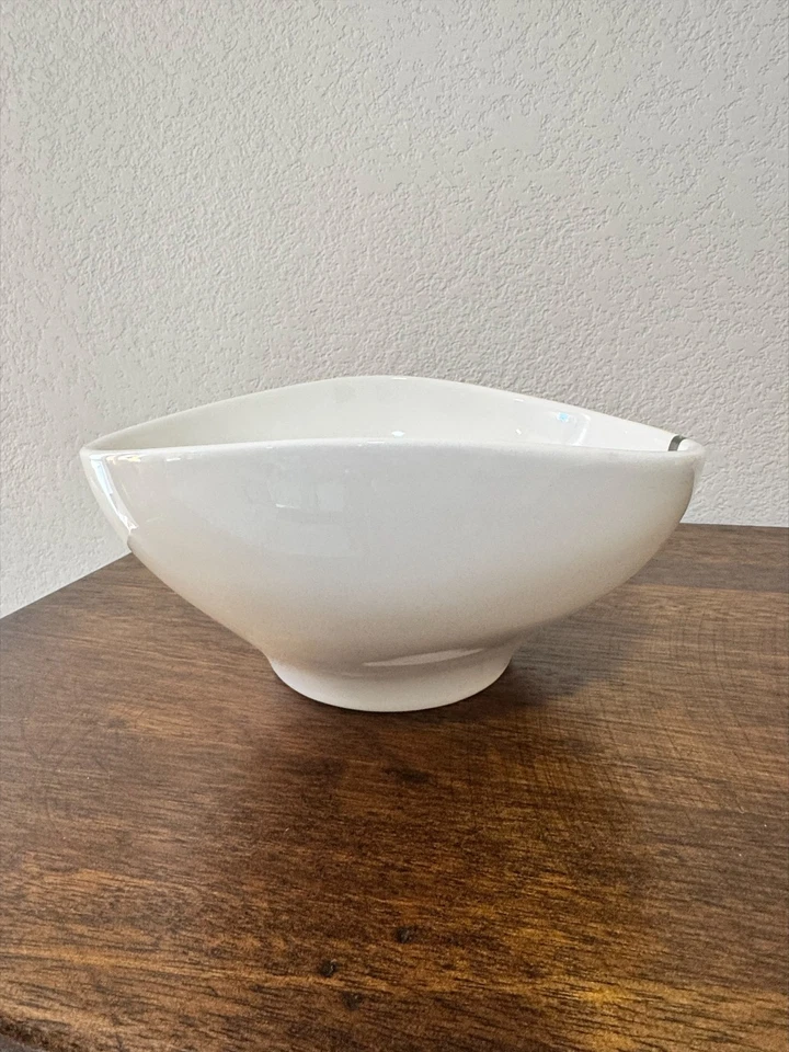 Tigela de servir oval de porcelana branca Esque Alfresco – Louça minimalista moderna - Imagem 4 de 4