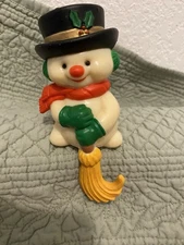 VINTAGE XMAS Hard Plastic “Snowman w/Broom Stocking Hanger” Hong Kong Tag EUC