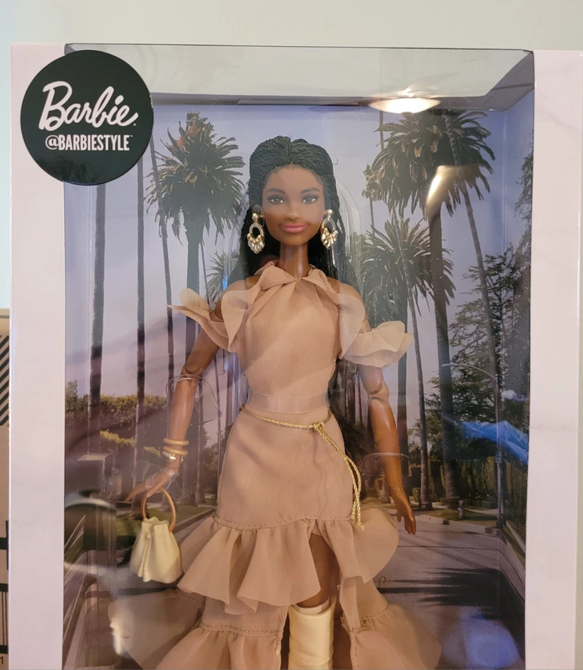 Mattel Barbie Signature @BarbieStyle Barbie "Brooklyn" Doll Brand NEW! - Image 2 of 4