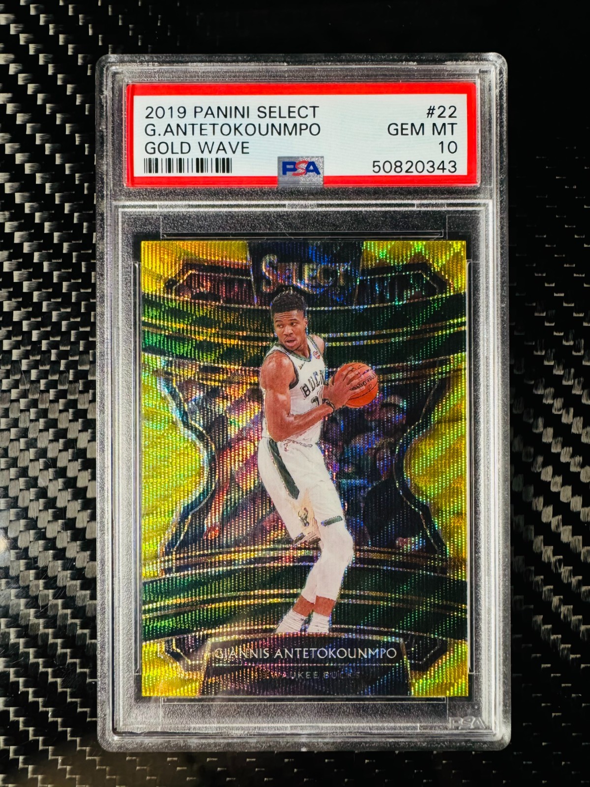 Giannis Antetokounmpo 2019-20 Panini Select Concourse Gold Wave #22 Bucks PSA 10