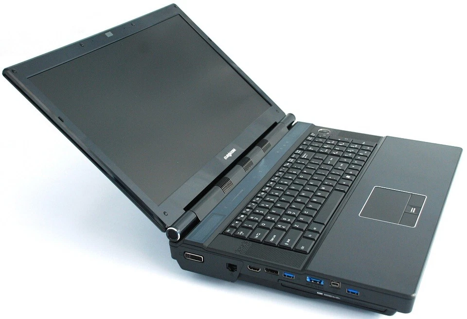 Clevo P570WM; 17.3"eDP 120Hz FHD; GTX 980M; i7-4960X; 32GB RAM; 2 TB HDD - Image 4 of 4