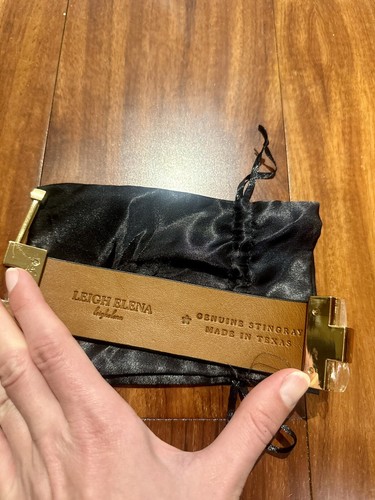 Leighelena Wide Black Stingray Jigsaw Cuff - Picture 5 of 7