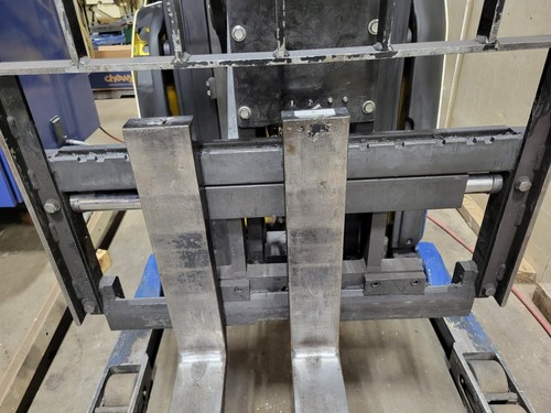 HYSTER MODEL N40ZRS2 ELECTRIC REACH FORK LIFT 4000 LB. SIDE SHIFT ORDER PICKER - Picture 8 of 10