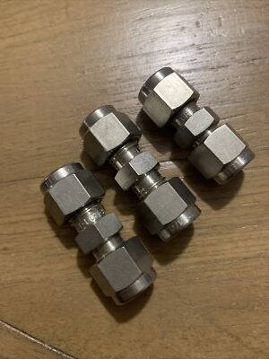 Let-Lock  1/4  OD tube union coupling 316 SS