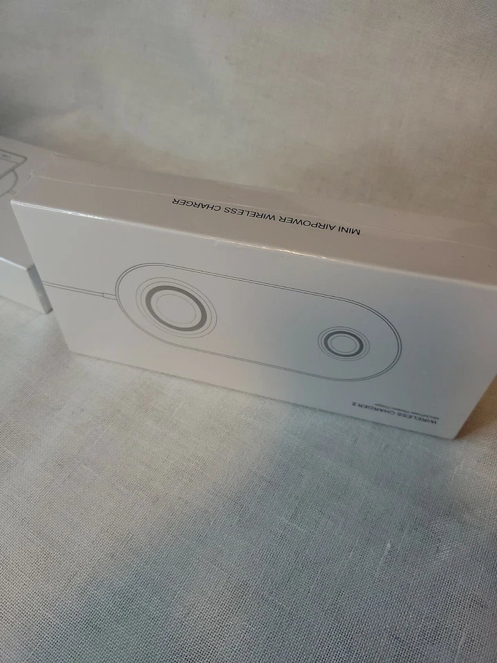 Mini AirPower Wireless Charger For Phone and Watch IOS Android compatible  - Image 4 of 4