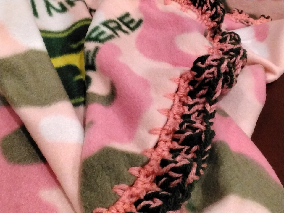 Детское одеяло John Deere для мальчика флисовый коричневый зеленый трактор с крючком края - Изображение 4 из 4