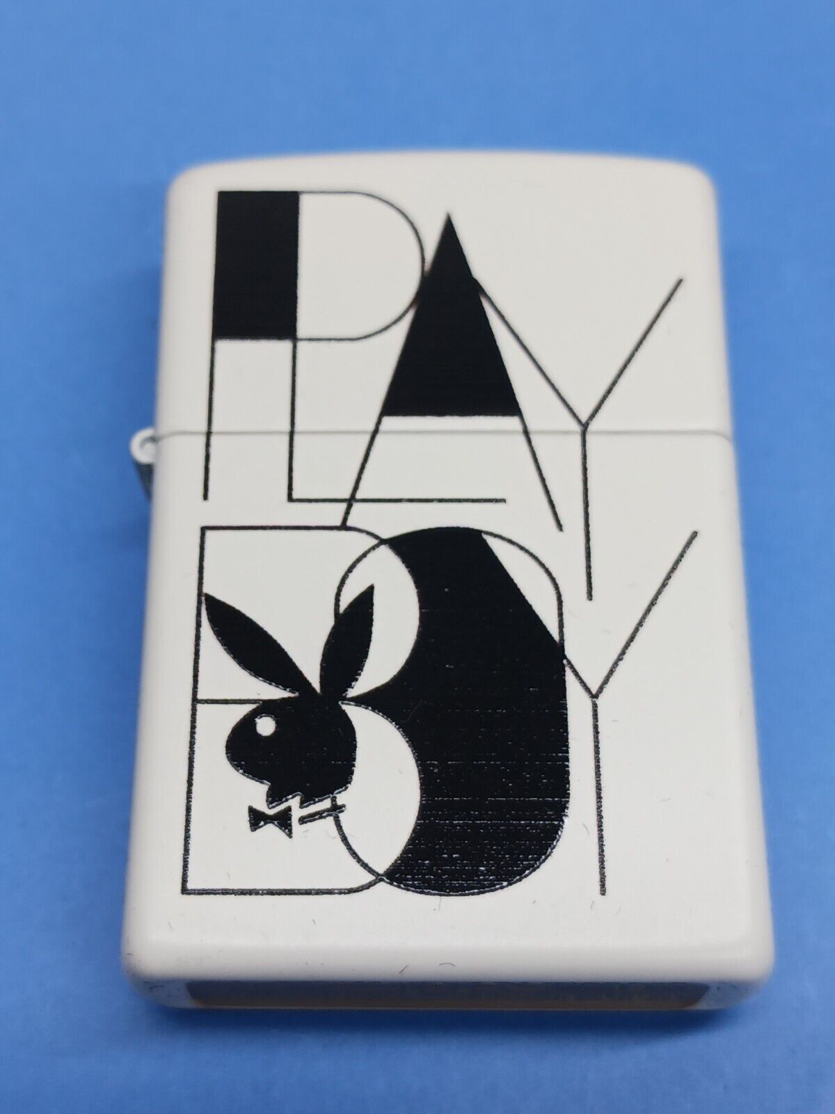 Zippo 28268 White Matte Playboy Black Logo