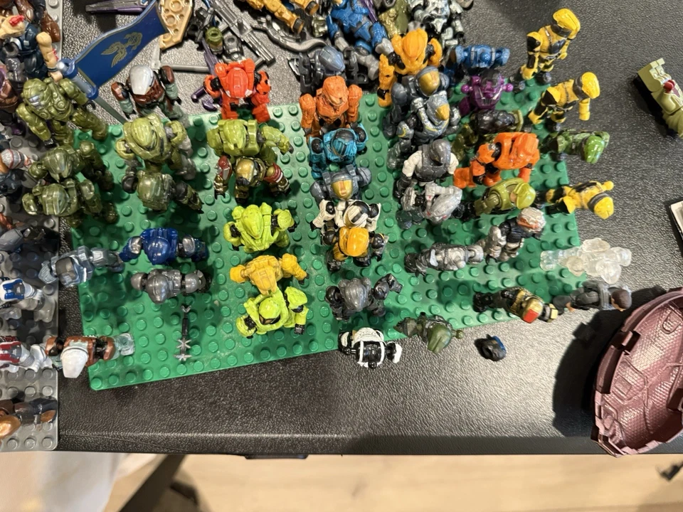 Mega Block Collection Includes, Elites, Spartans, Aliens, Grunts & Brutes - Image 4 of 4
