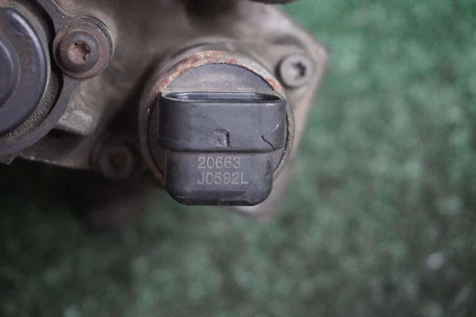 Chevrolet Silverado 1500 2002 carrocería del acelerador del motor de 5,3 L fabricante original 158 k millas 24944 Foto 4 de 4