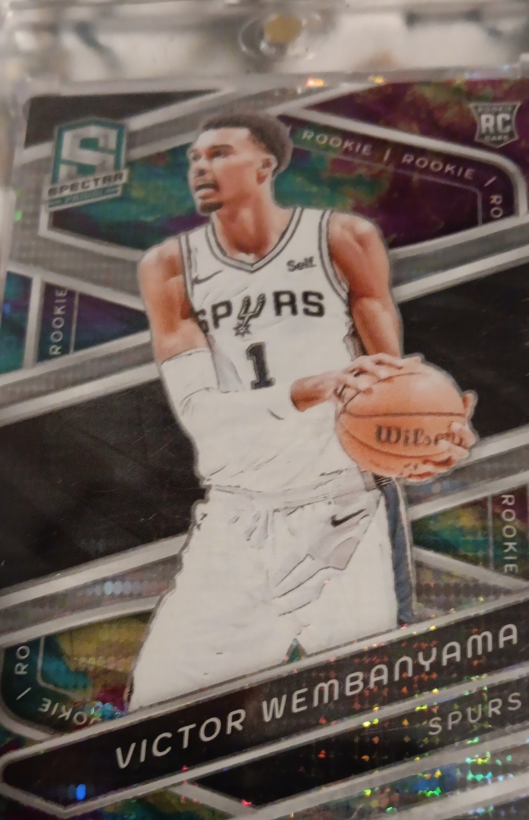 2023-24 Spectra - Rookies Victor Wembanyama #137 Celestial Prizm 052 /125 (RC)