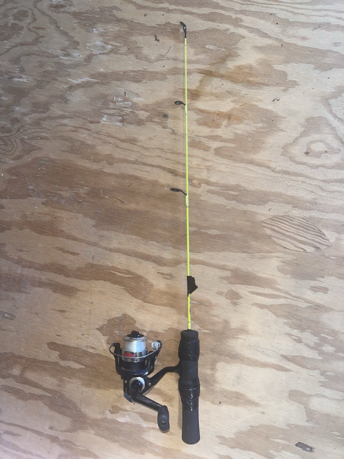 Berkeley Ice Fishing Rod and Reel Combo Black Yellow EVA Gra
