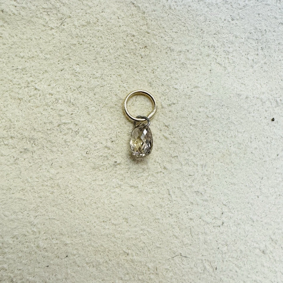 Dije o colgante natural cálido de diamantes briolette de champán de 0,25 quilates de oro de 14 quilates Foto 4 de 4