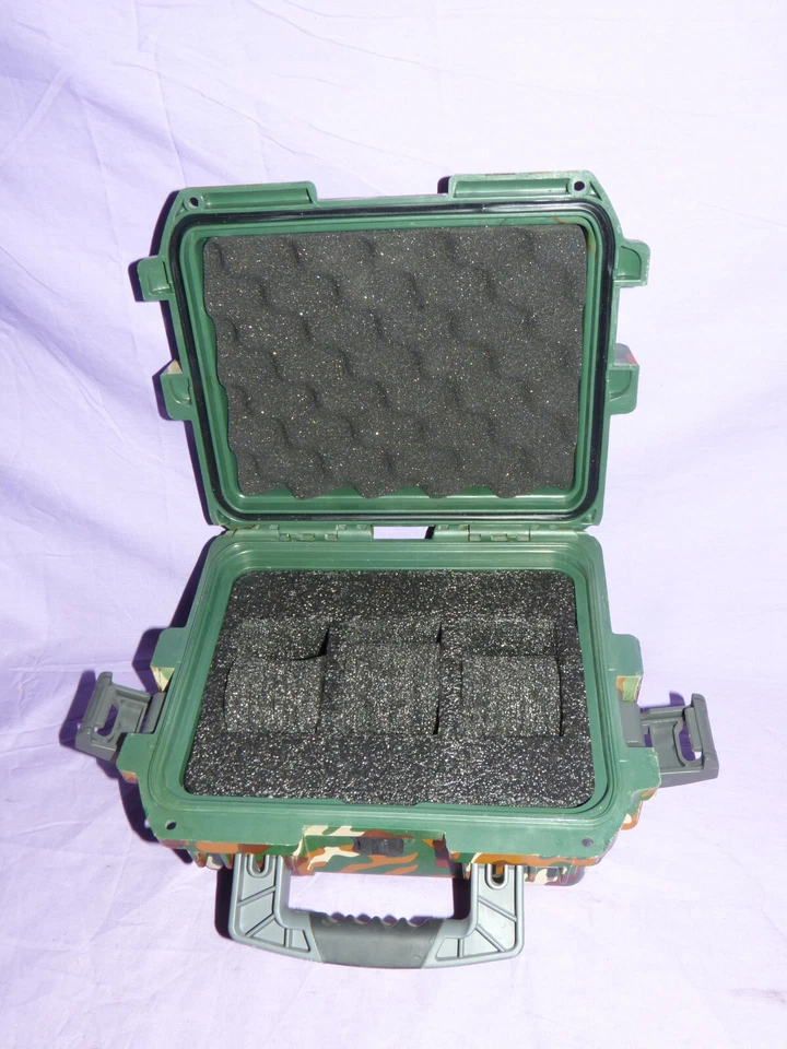 INVICTA 3-Slot WATCH CASE Box Limited Edition Camo waterproof drybox - Image 3 of 4