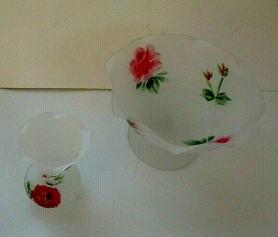 Jarrón de plato de caramelo con patas esmeriladas Anchor Hocking rosas pintadas por Zarder Milwaukee Foto 2 de 2