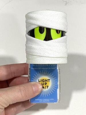 Bath & Body Works 2020 Halloween Mummy Eyes Glow Nightlight Wallflower Plug In
