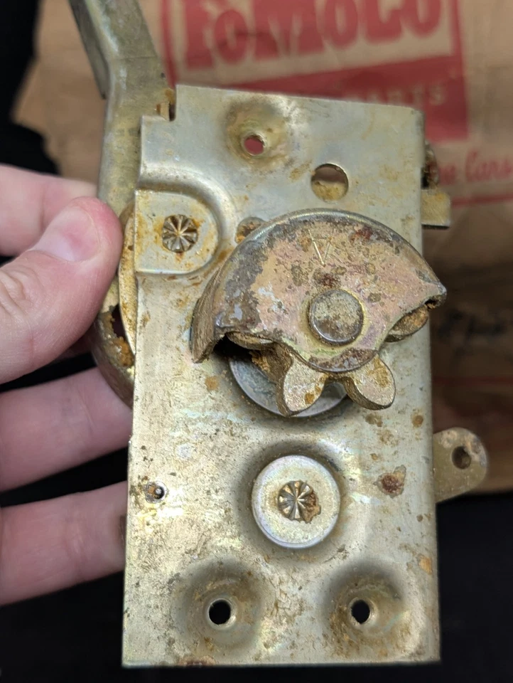 Nuevo de Lote Antiguo 1960 1961 1962 Ford Falcon Mercury Comet RH Cerradura Puerta Cerradura Conjunto Foto 4 de 4