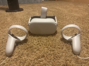  Oculus Quest 2 White VR Headset with Controllers and Case (No charger included)