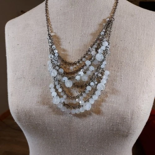 Lot of vintage costume jewelry necklaces (14), various lengths