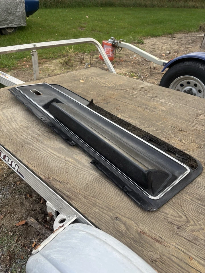 Oldsmobile Delta 88 1971 convertible paneles de puertas inferiores Foto 2 de 4